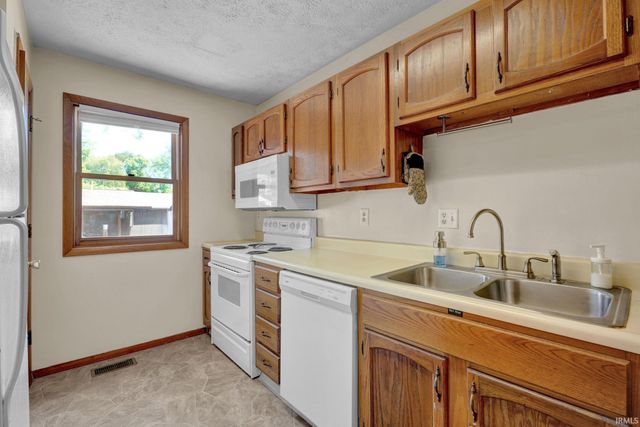 2325 E Winding Brook Court, Bloomington, IN 47401