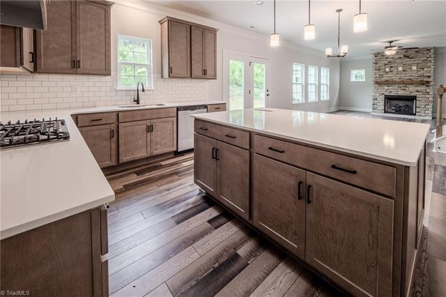 2956 Flat Rock Drive, Winston-salem, NC 27127