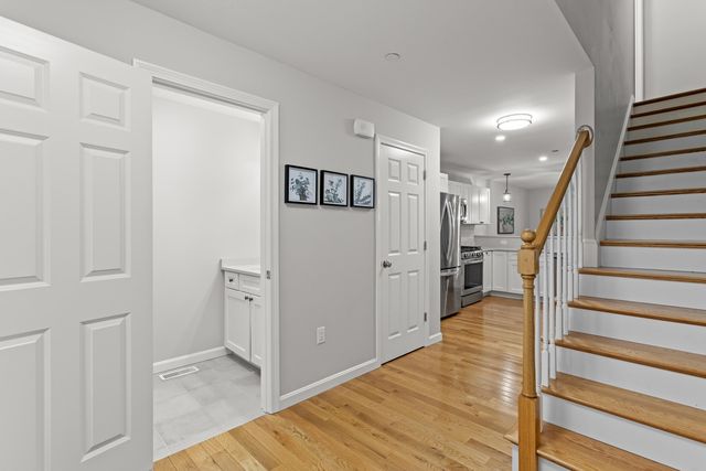 270 Knollwood Way, Manchester, NH 03102