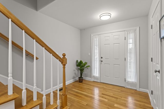 270 Knollwood Way, Manchester, NH 03102