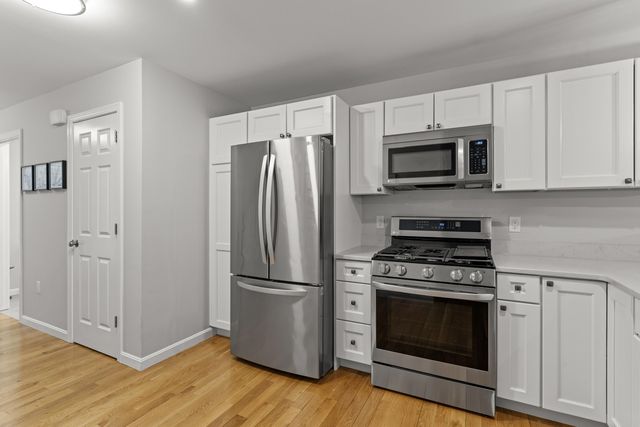270 Knollwood Way, Manchester, NH 03102