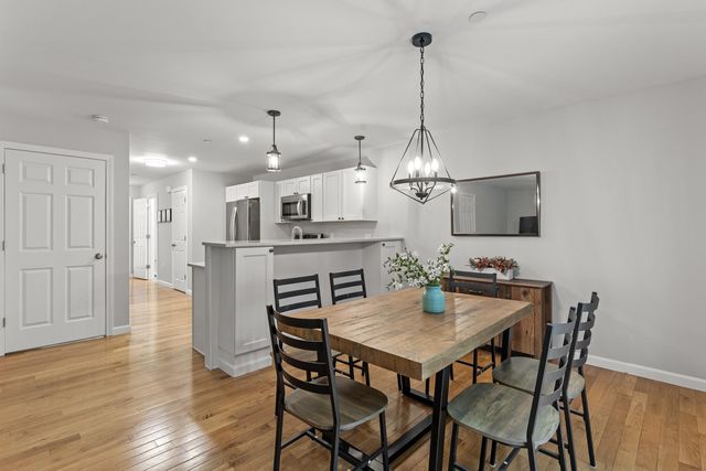 270 Knollwood Way, Manchester, NH 03102