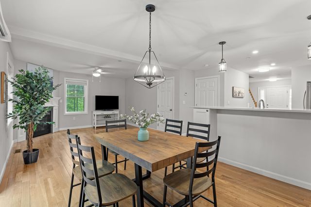 270 Knollwood Way, Manchester, NH 03102