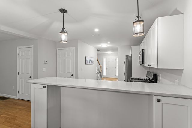 270 Knollwood Way, Manchester, NH 03102