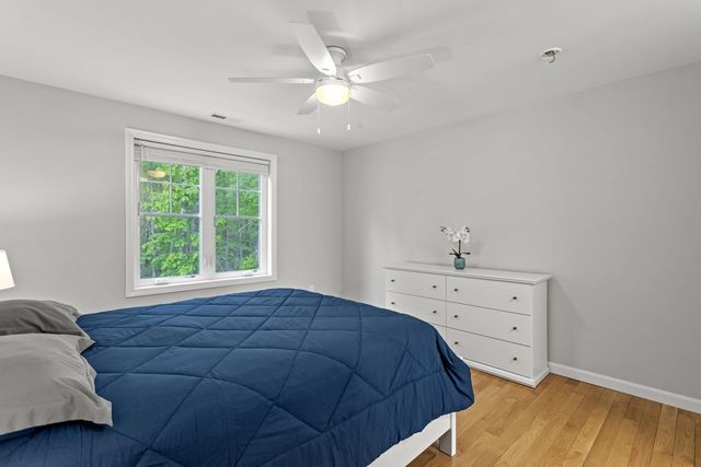 270 Knollwood Way, Manchester, NH 03102
