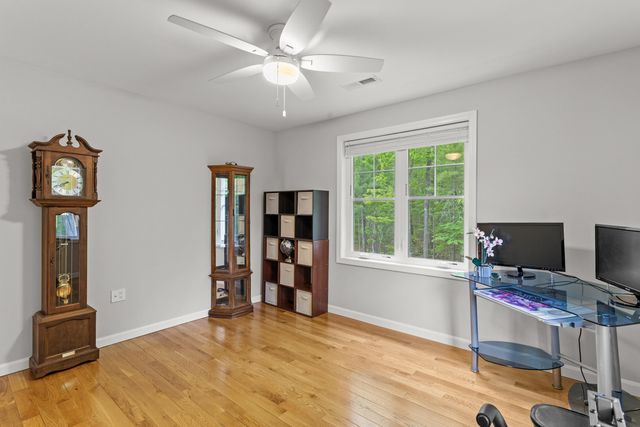 270 Knollwood Way, Manchester, NH 03102