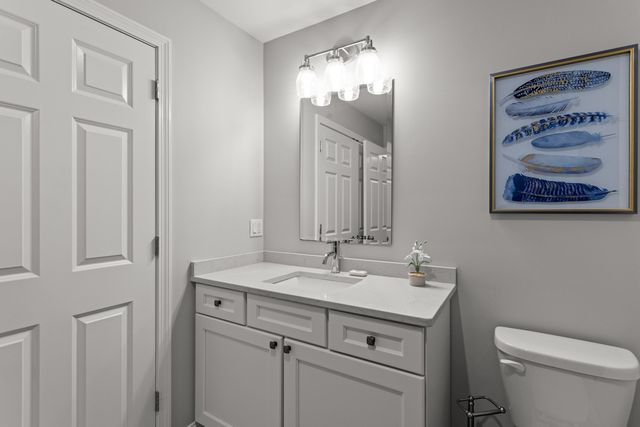 270 Knollwood Way, Manchester, NH 03102