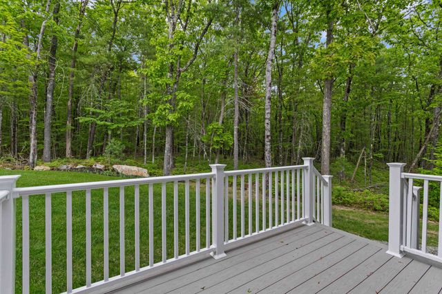 270 Knollwood Way, Manchester, NH 03102