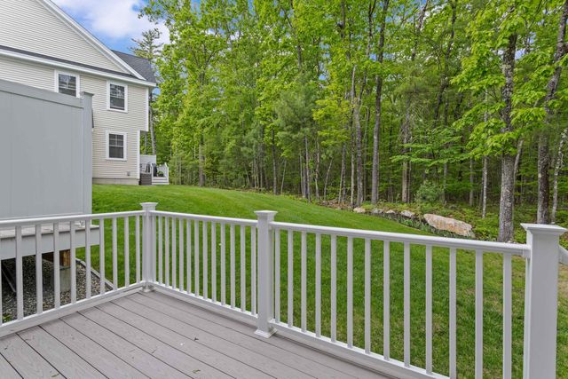 270 Knollwood Way, Manchester, NH 03102