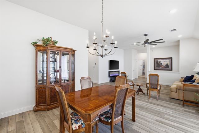 3806 Crested Eagle Way, Arlington, TX 76005