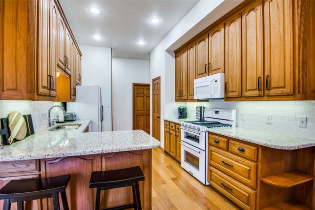 4920 Glen Oaks Circle, Aubrey, TX 76227