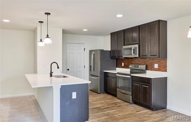 526 Brookside Forest Court, O'fallon, MO 63366