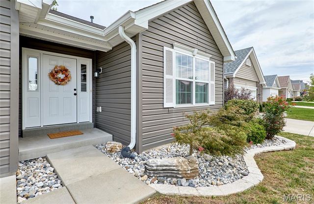 526 Brookside Forest Court, O'fallon, MO 63366