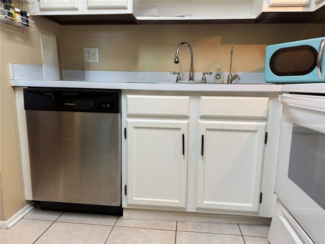 60 Woodland Drive 104, Vero Beach, FL 32962