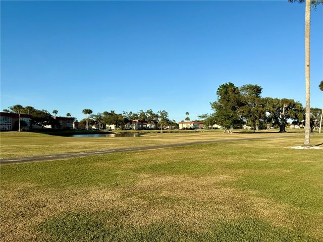 60 Woodland Drive 104, Vero Beach, FL 32962