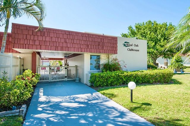 60 Woodland Drive 104, Vero Beach, FL 32962