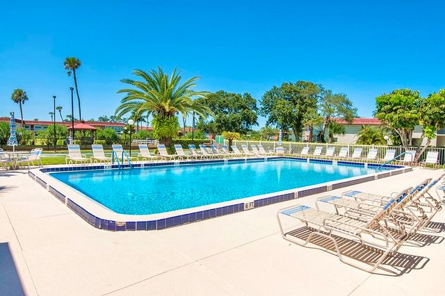 60 Woodland Drive 104, Vero Beach, FL 32962