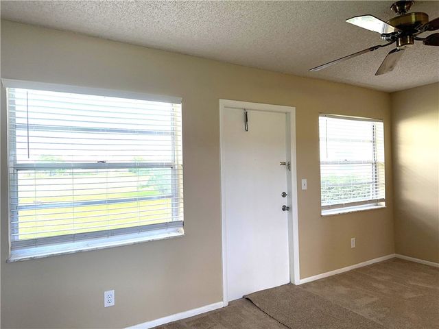 60 Woodland Drive 104, Vero Beach, FL 32962