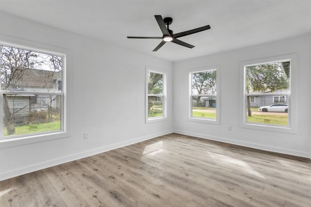 306 Comal, Wortham, TX 76693