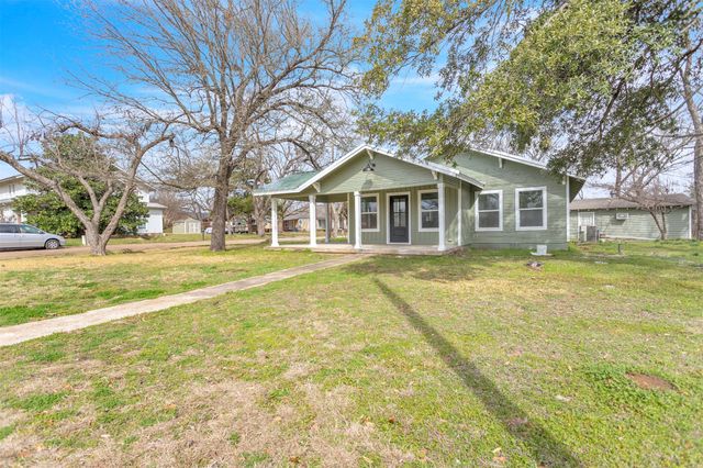306 Comal, Wortham, TX 76693