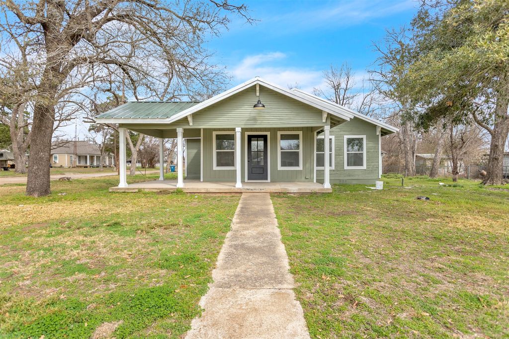 306 Comal, Wortham, TX 76693