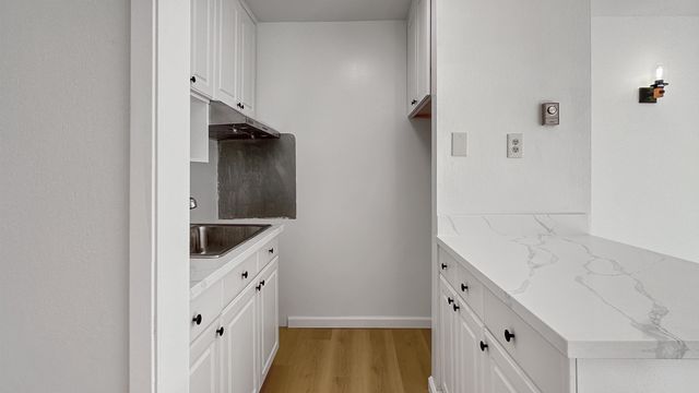 4 Anchor Drive F331, Emeryville, CA 94608