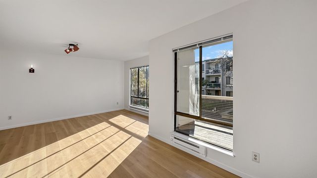 4 Anchor Drive F331, Emeryville, CA 94608