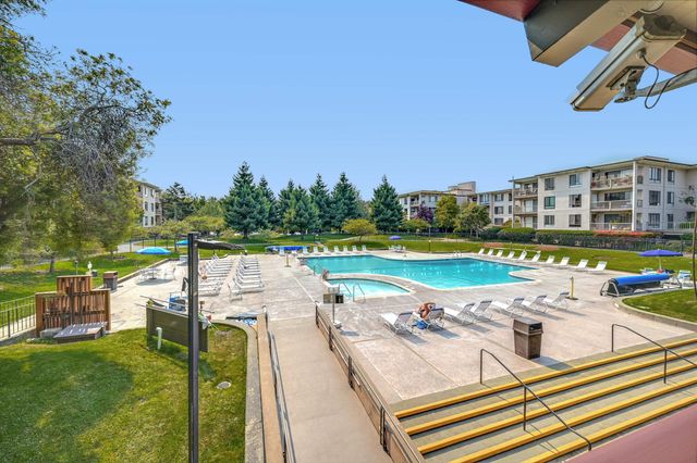 4 Anchor Drive F331, Emeryville, CA 94608