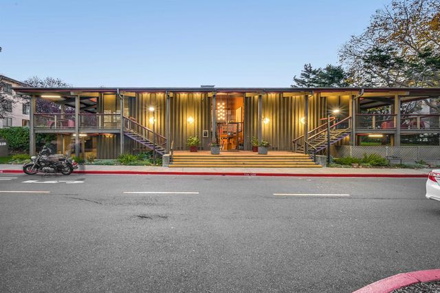 4 Anchor Drive F331, Emeryville, CA 94608