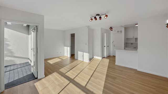 4 Anchor Drive F331, Emeryville, CA 94608