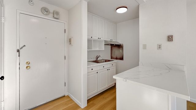 4 Anchor Drive F331, Emeryville, CA 94608