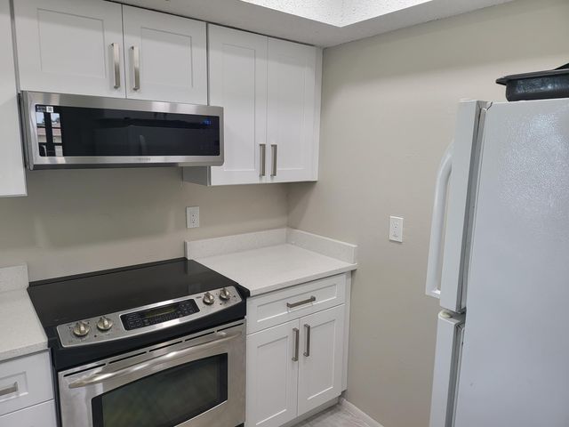 1562 SE Royal Green Circle 201, Port St. Lucie # 201, Port St Lucie, FL 34952