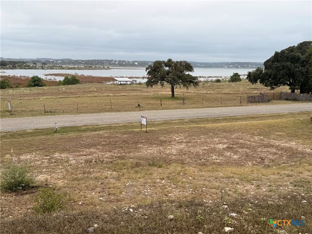 4300 Potters Creek Road, Canyon Lake, TX 78133