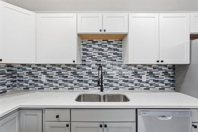 34071 MADISON AVENUE, Dade City, FL 33523