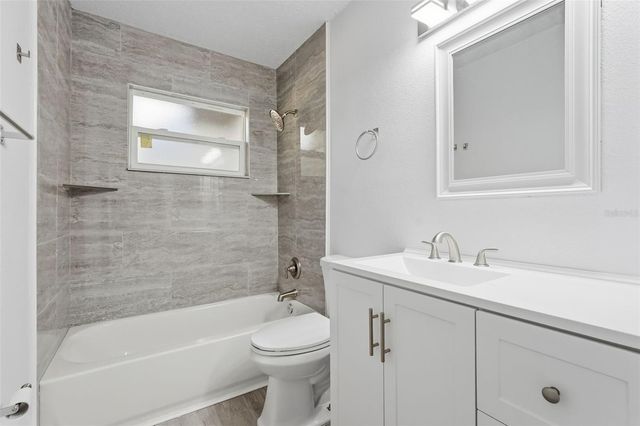 34071 MADISON AVENUE, Dade City, FL 33523