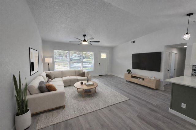 34071 MADISON AVENUE, Dade City, FL 33523