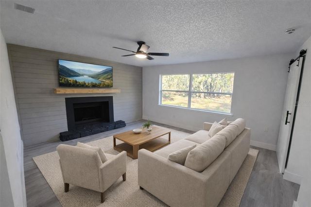 34071 MADISON AVENUE, Dade City, FL 33523