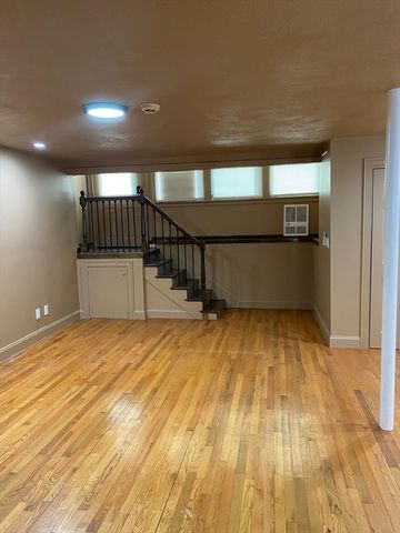 608 S Dorchester Ave S, Boston, MA 02127