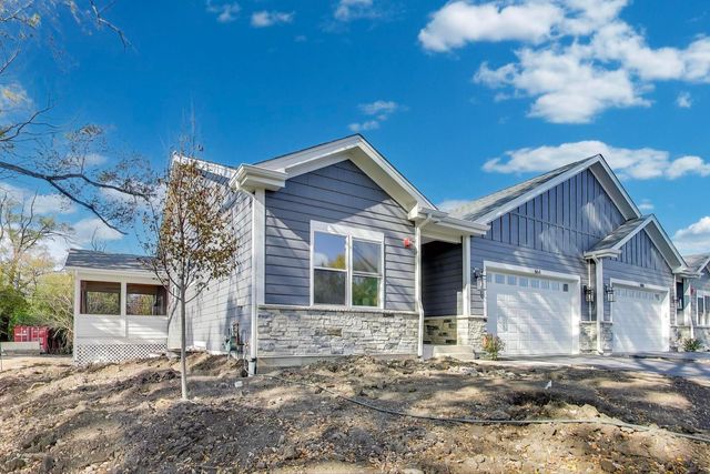 894 N Quentin Road, Palatine, IL 60067