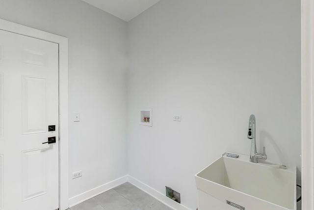 894 N Quentin Road, Palatine, IL 60067