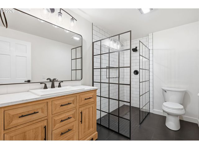 2439 QUINCE St, Eugene, OR 97404