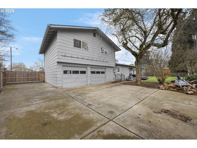 2439 QUINCE St, Eugene, OR 97404