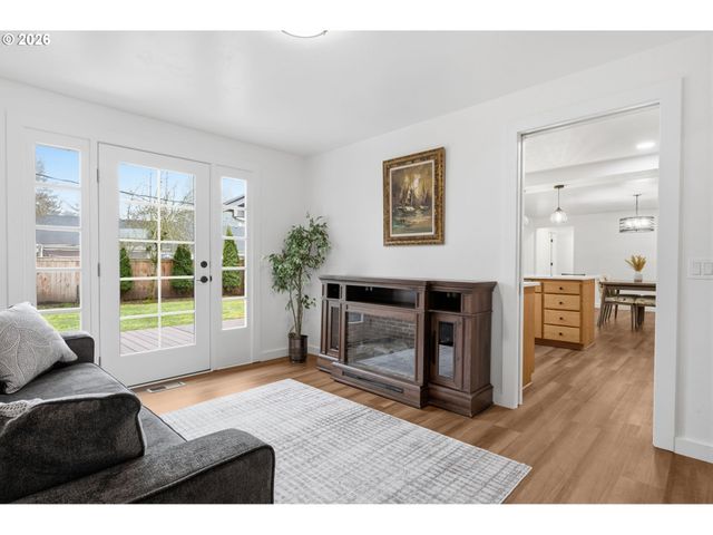 2439 QUINCE St, Eugene, OR 97404