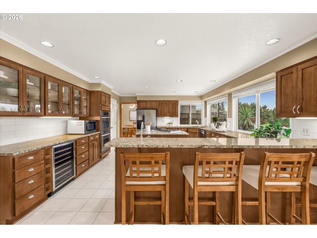 21220 SERANGO Dr, West Linn, OR 97068