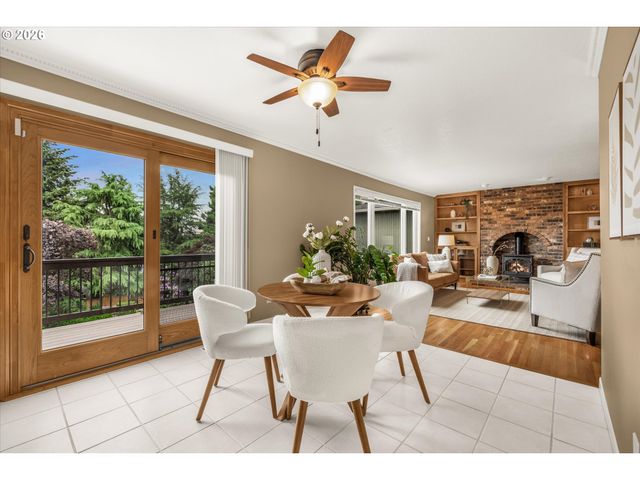 21220 SERANGO Dr, West Linn, OR 97068