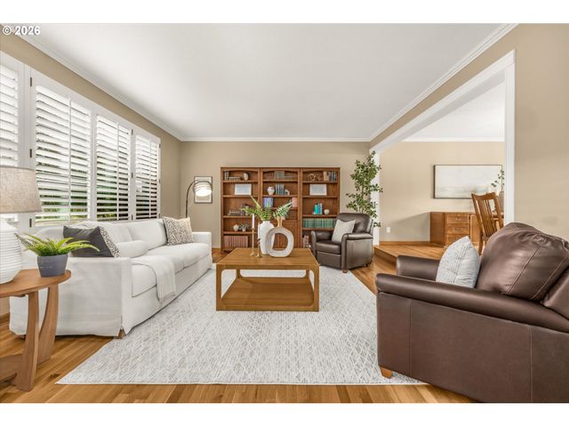 21220 SERANGO Dr, West Linn, OR 97068