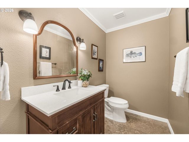 21220 SERANGO Dr, West Linn, OR 97068