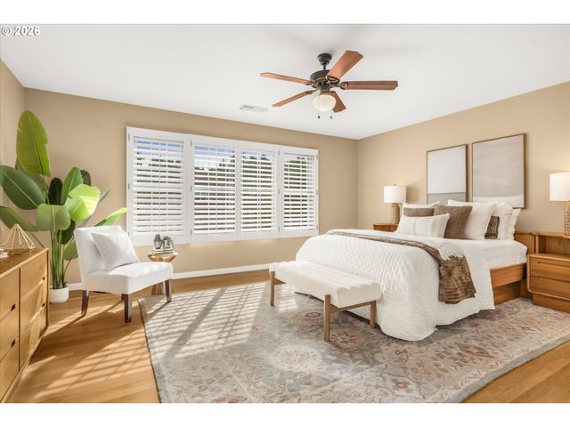 21220 SERANGO Dr, West Linn, OR 97068
