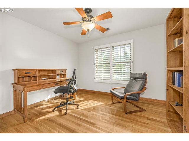 21220 SERANGO Dr, West Linn, OR 97068