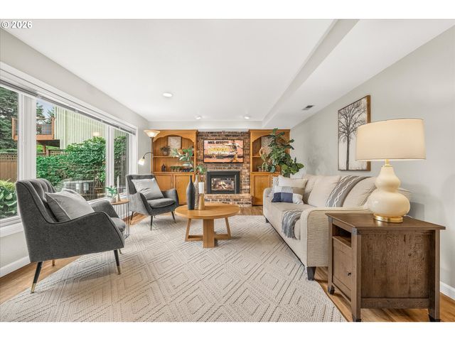 21220 SERANGO Dr, West Linn, OR 97068